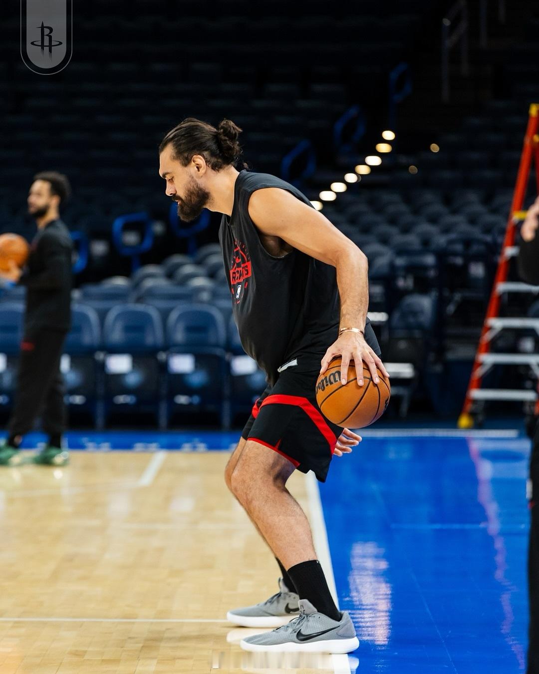 距离比赛还有一个半小时火箭vs雷霆休斯顿火箭NBA吐槽大会 ​​​