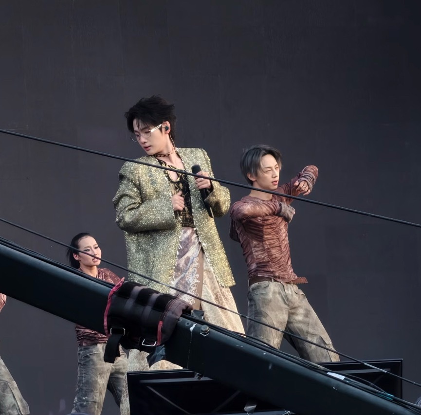 周震南 收走了就证明我拿到了在汽水音乐节上收获一枚宠粉天花板之周震南童鞋，生图直