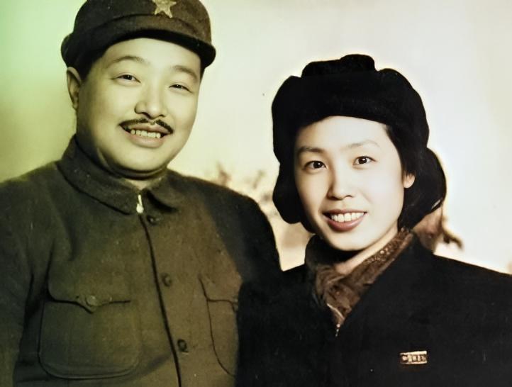 1969年，在经历了惨无人道的折磨之后，贺龙含冤而死，然而，他的妻子薛明却并没有
