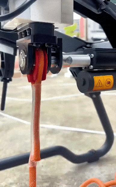 无人机的脱钩锁是这么设计的。 