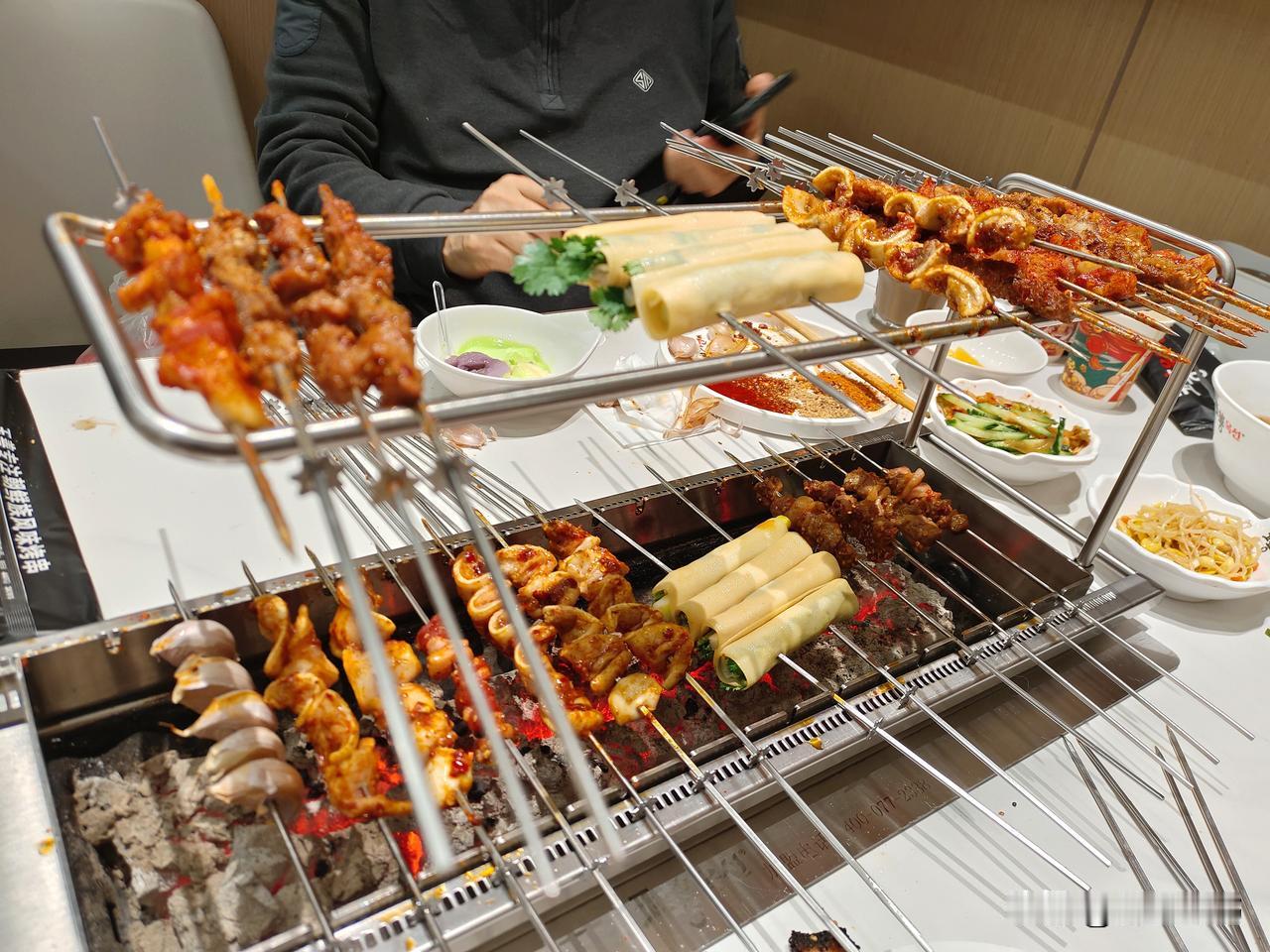 居家做菜超实用小方法
 
1、炒青菜时，全程大火快炒，少盖锅盖，锁住叶绿素，炒出