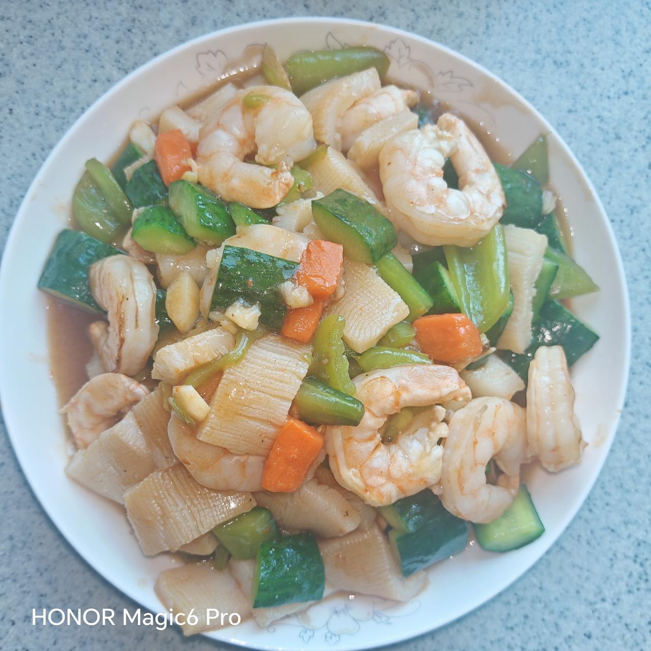 生活是美食，也是诗。晚餐荤素搭配