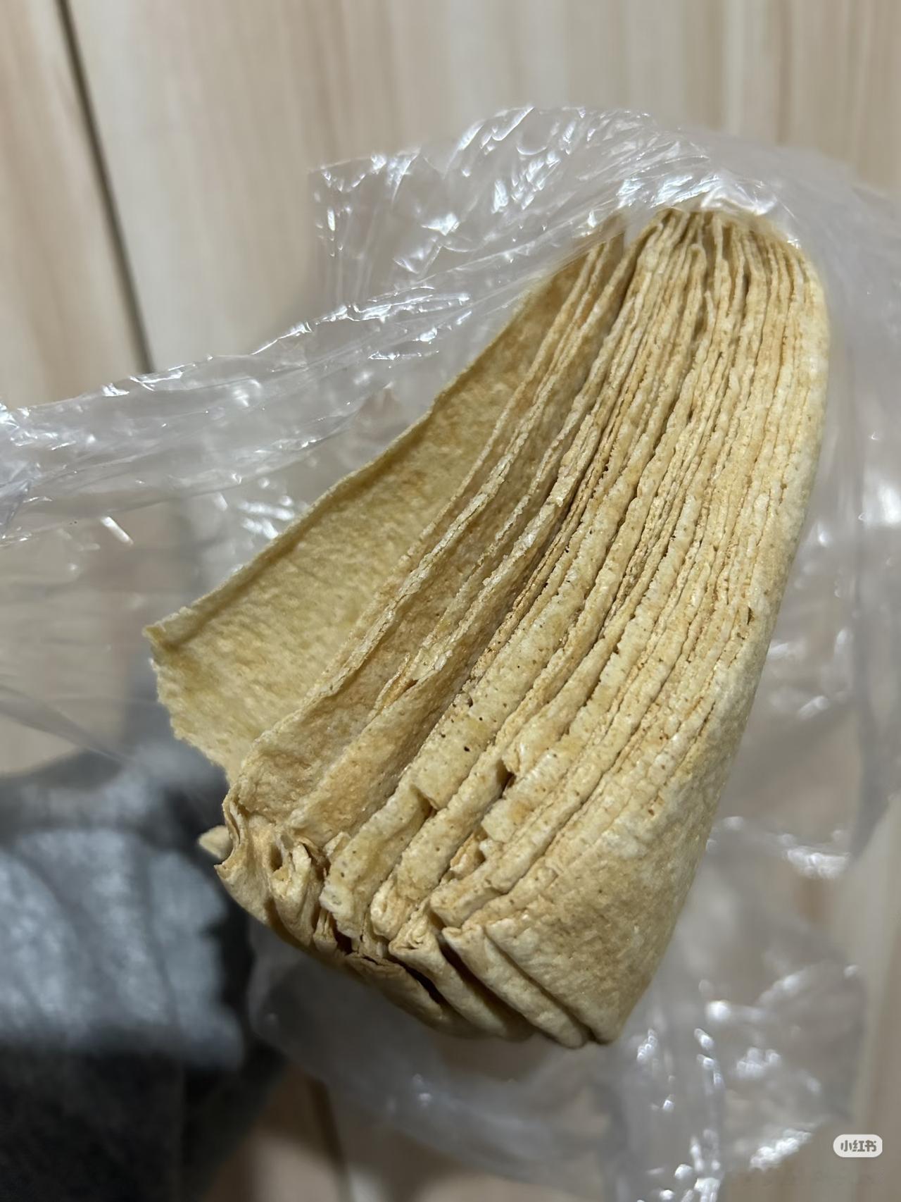 谁见过这个？
朋友们：
请大家都来说说吧！

上班别人给的，吃着不甜。
感觉味道