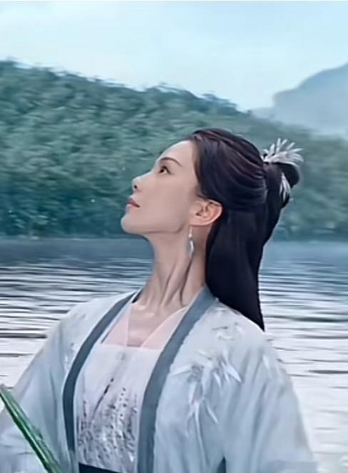 刘诗诗这体态相较于之前是不是好一些了？ 