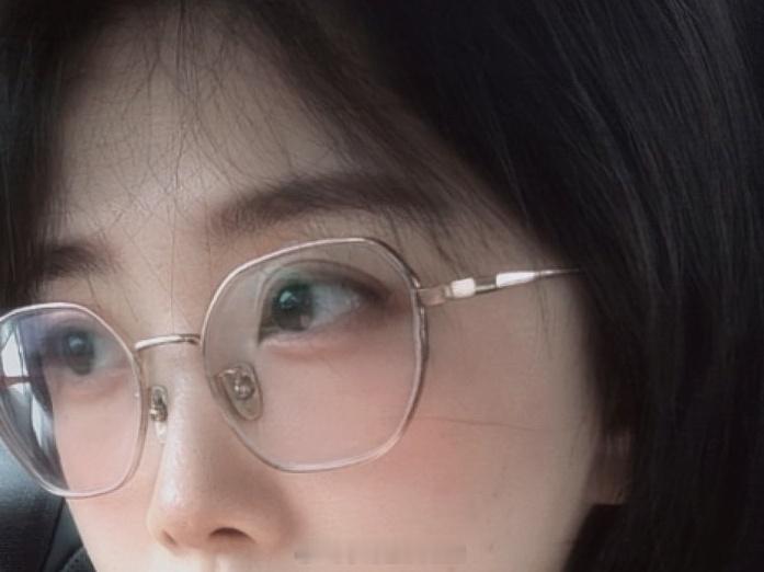 啧一看就知道眼里有故事 ​​​