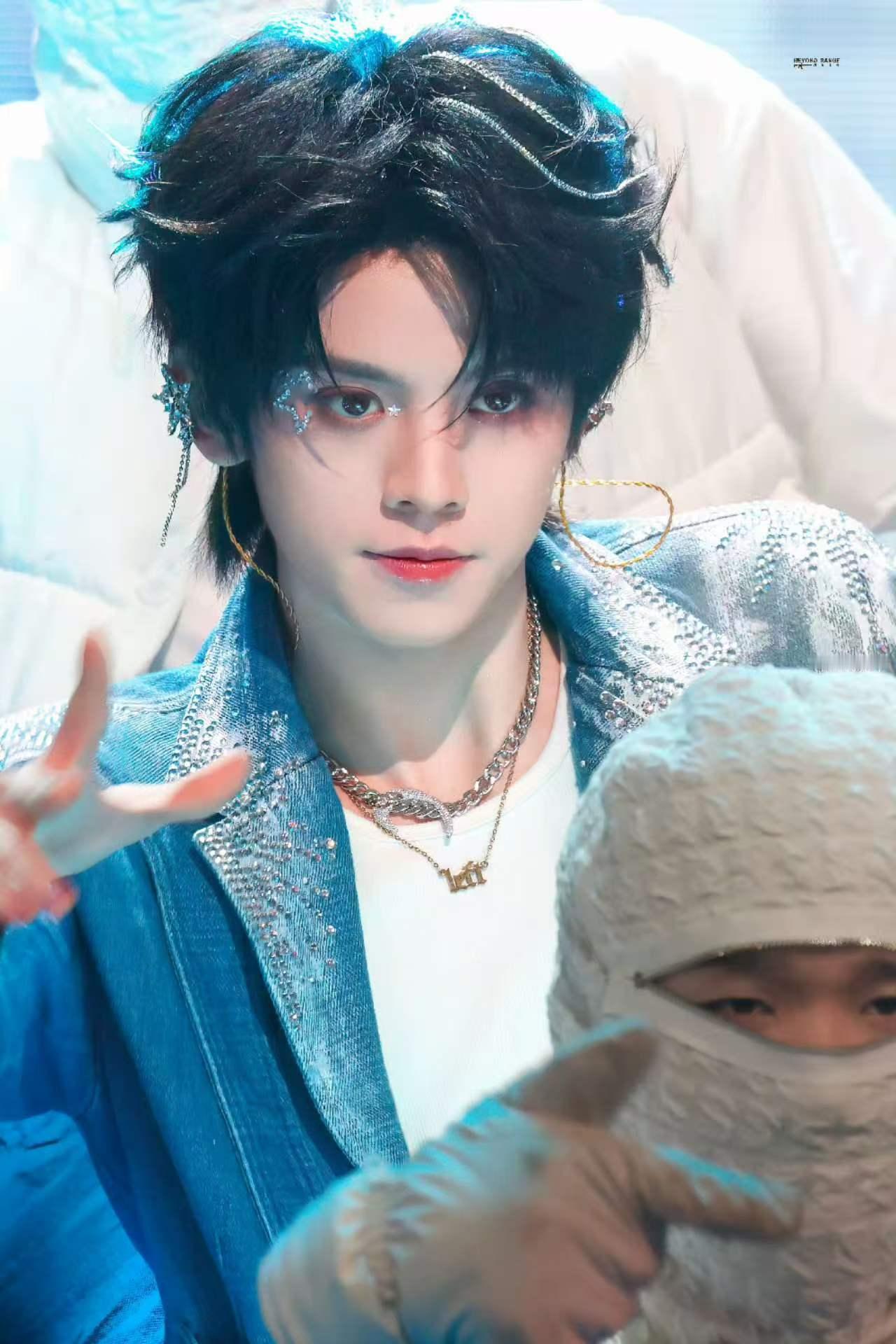 千疮百孔第一 朱志鑫、左航、苏新皓荣耀之战《千疮百孔》太顶了！小分队表演rap实