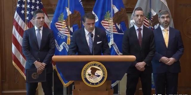 美司法部长布兰奇刚刚逮捕了11名来自中国的＂入籍＂美国公民，他们安排了超过100