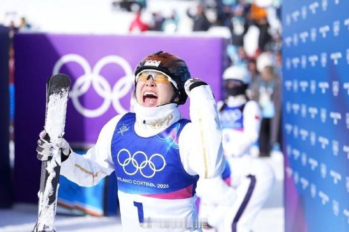 徐梦桃冠军时刻不止赛场桃姐米兰冬奥封神！五战冬奥摘金太戳心～还记得她 vlog 