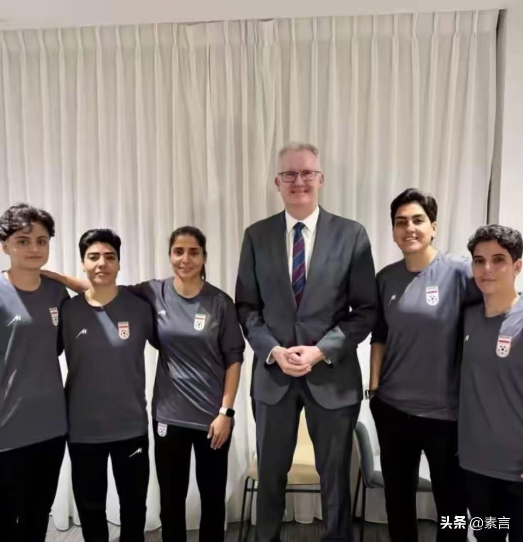 这可能是澳大利亚历史上审批最快的一次！前后仅6个多小时，澳大利亚内政部长就在凌晨