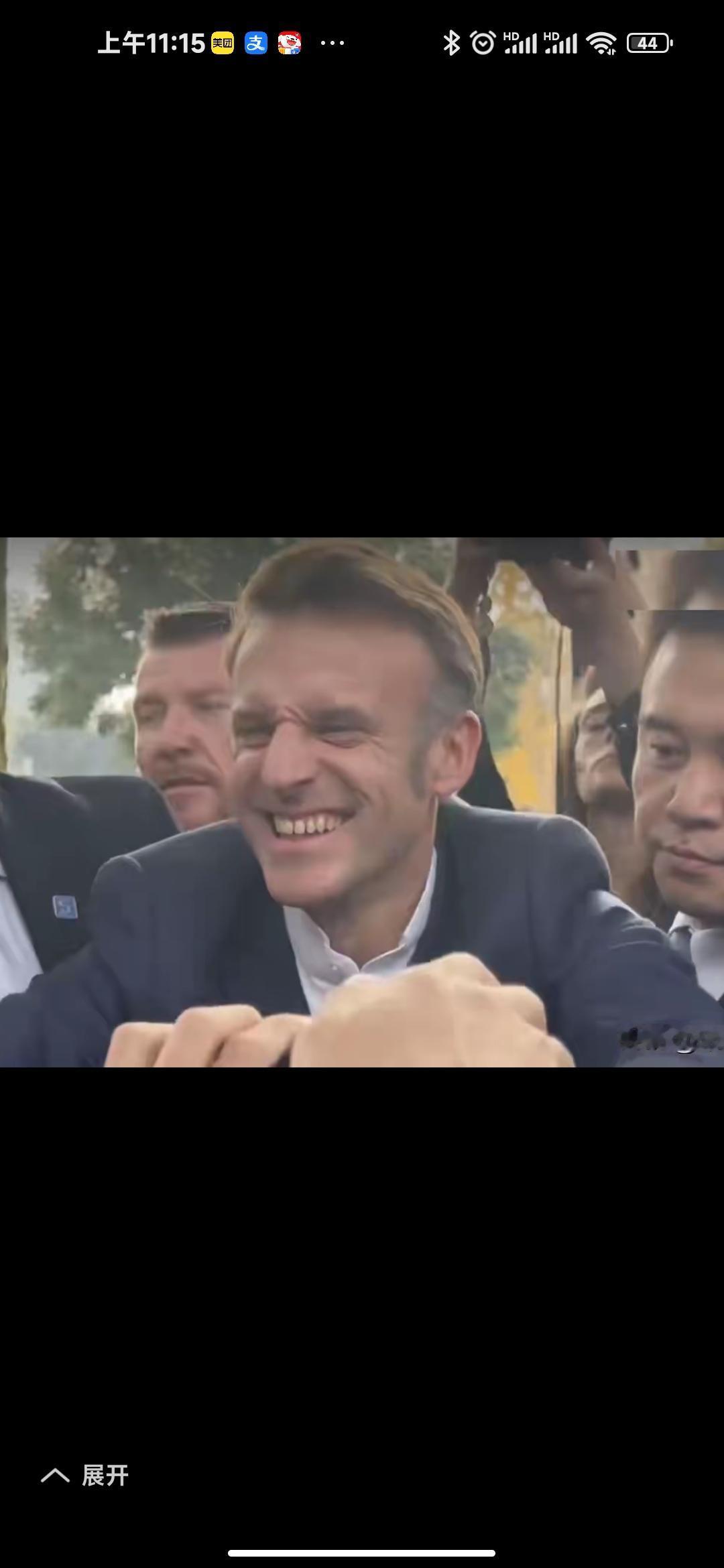 马克龙在成都和大学生交流多开心啊！在糟心事多如牛毛的欧洲，马克龙不可能有这种心情