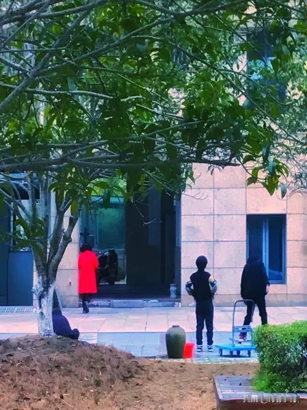 男人最重要的是颜值还是人品，这还挺难选的。
从林生斌事件就能看出，他前妻朱小贞或
