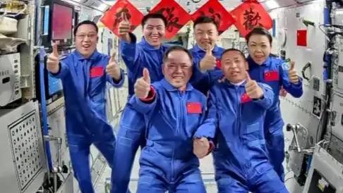 中国航天史上第8次“太空会师”
5月25日清晨5时13分，浩瀚苍穹之上，神舟二十