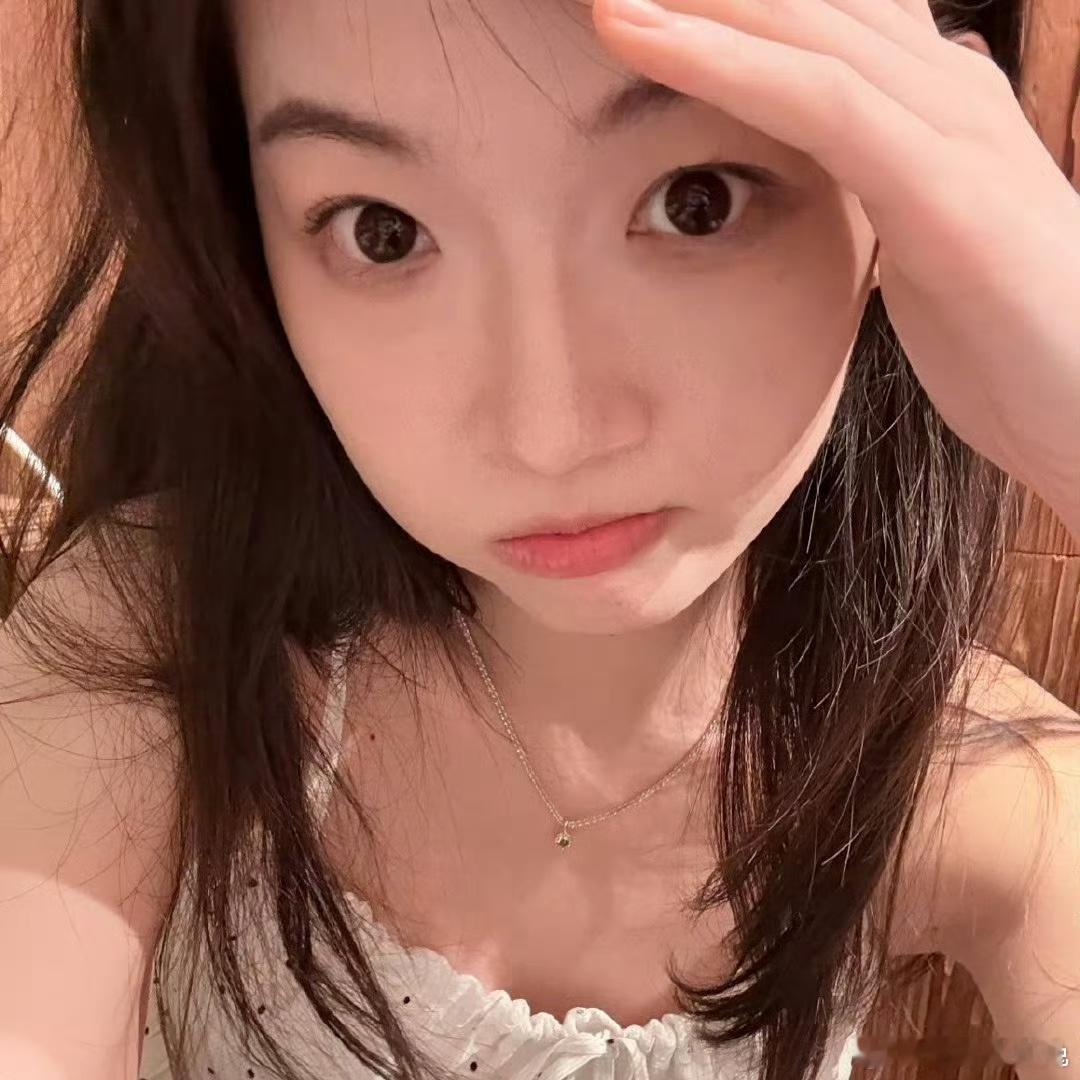 甘瑞琦 grq甘瑞琦故卿归 grq甘瑞琦渡亡人“海很浪漫 你也不例外.”  "?