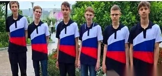 刷到条新闻直接惊讶到我！
俄罗斯6个高中生跑到山西太原，参加的竟是咱们的全国
