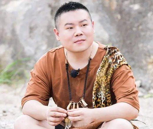岳云鹏夸烧饼演技岳云鹏夸低智商犯罪烧饼演技 小岳岳还在那儿“烧饼演得好”，忘了自