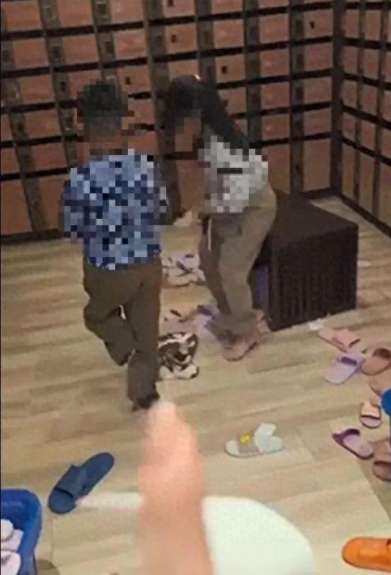 什么澡，6岁小孩搓一次要219元？

网友爆料，元旦期间，她带儿子去澡堂子洗澡，