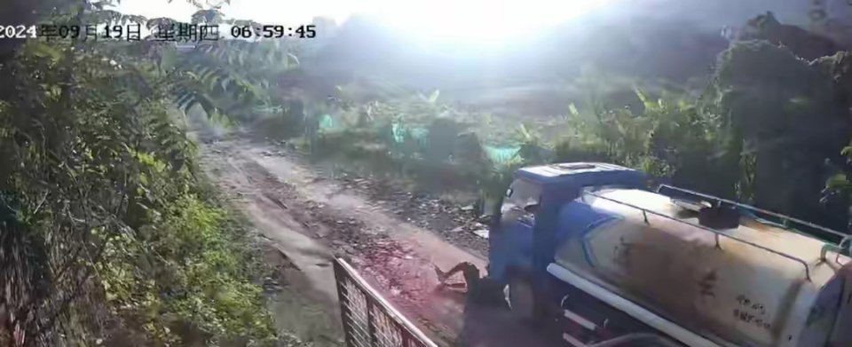 广东通报洒水车溜坡碾压司机致死惠州惠东"9.19"事故通报：套牌洒水车溜坡致死，