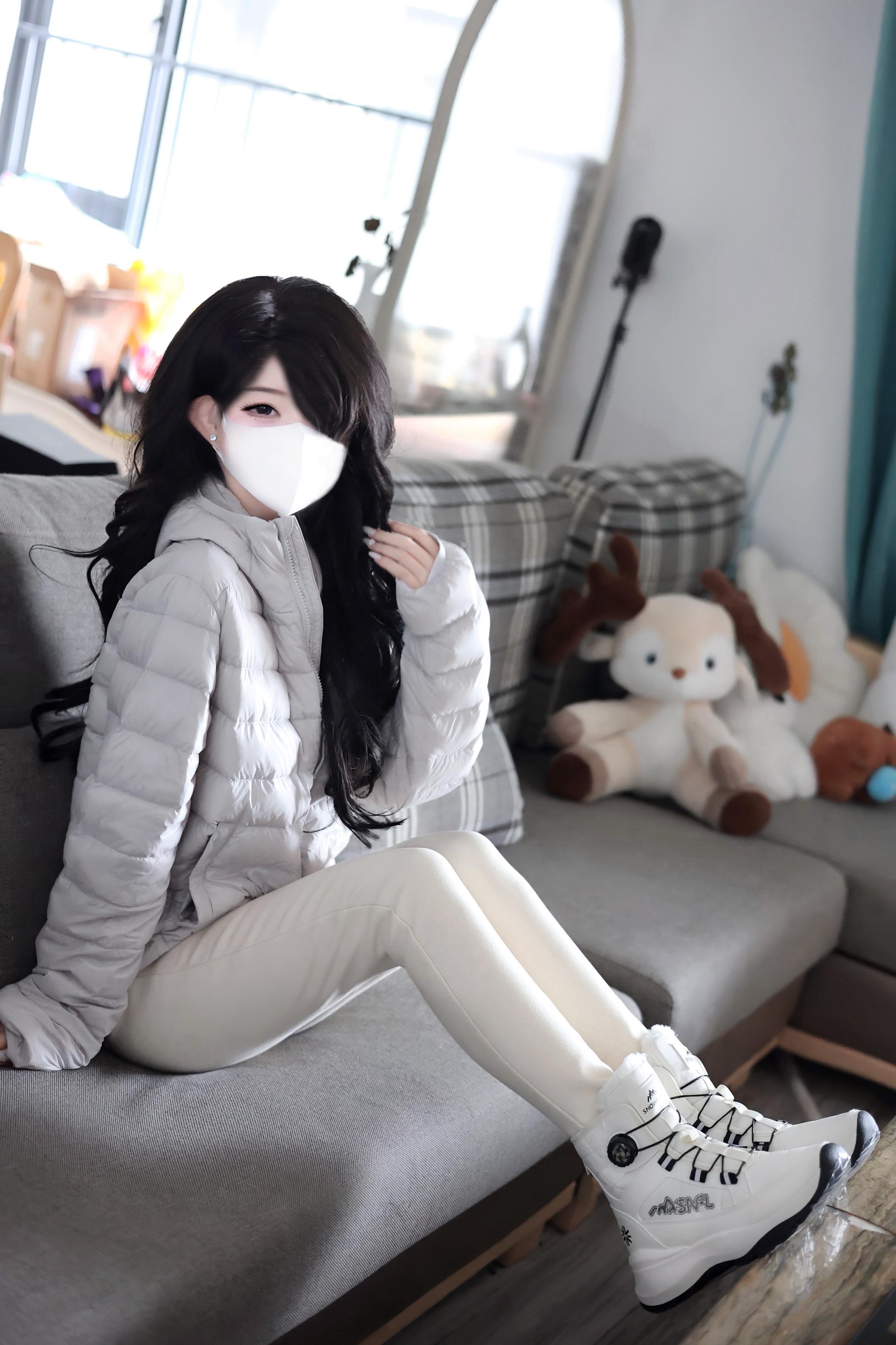 眼神有点暧昧了。