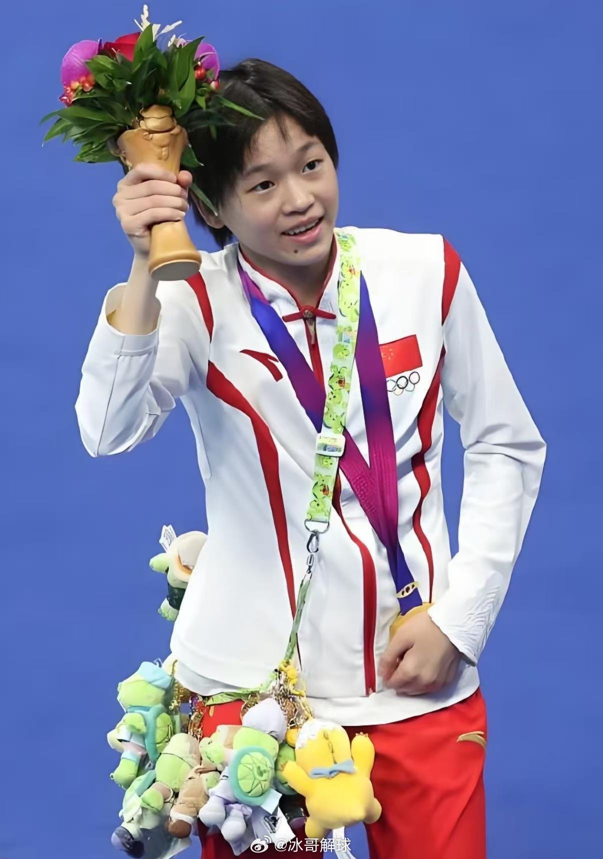 全红婵称床上摆满了乌龟玩偶19岁生日采访中，全红婵透露床上摆满乌龟玩偶，直言喜欢