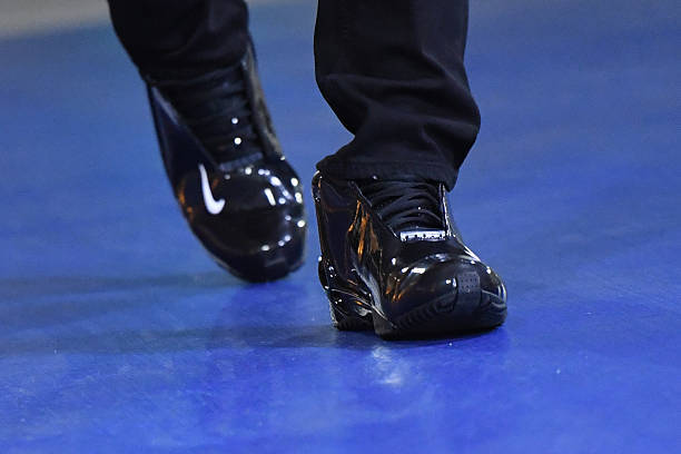 库里今儿的入场鞋是街舞风雷