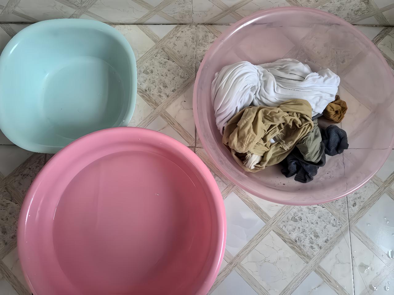 我越来越会洗衣服了。


我妈说，你洗衣服总是不出力气。
我说，力气太大会把衣服