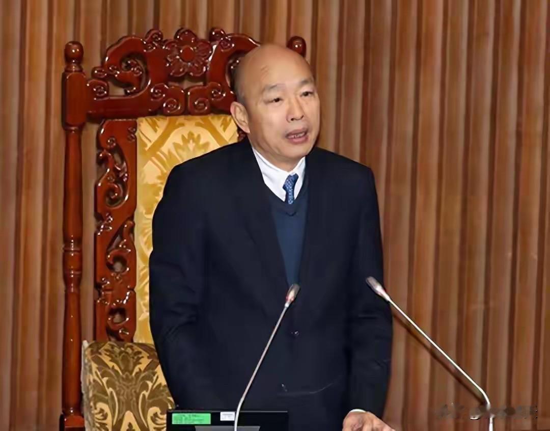 蓝白两大阵营妥协让步，岛内朝野党派争执不休的总预算草案，最终在立法院长韩国瑜先生