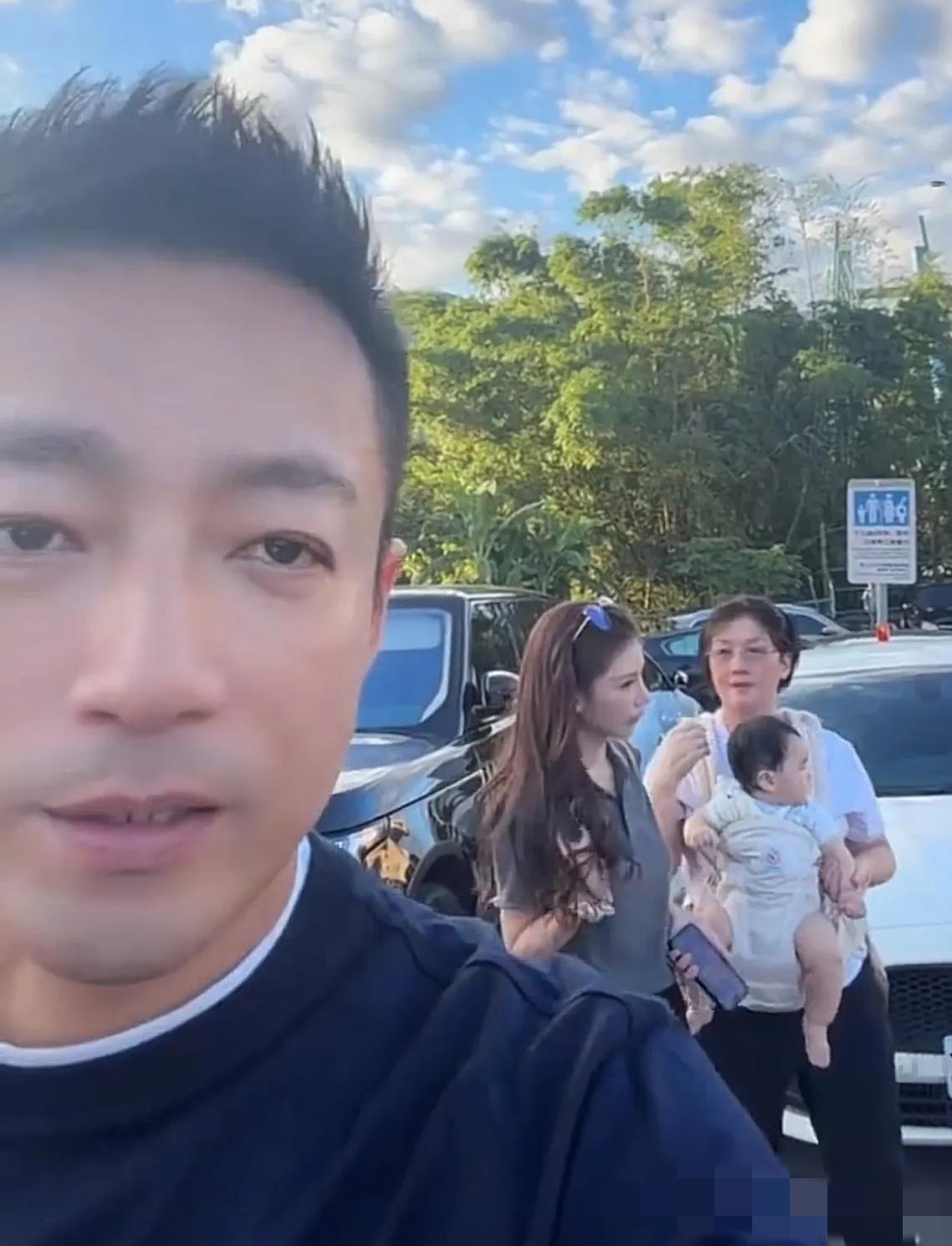 汪公子在湾湾享受家伦之乐，兰姐在北京读知否知否更是绿肥红瘦，怎么感觉兰姐有点象深