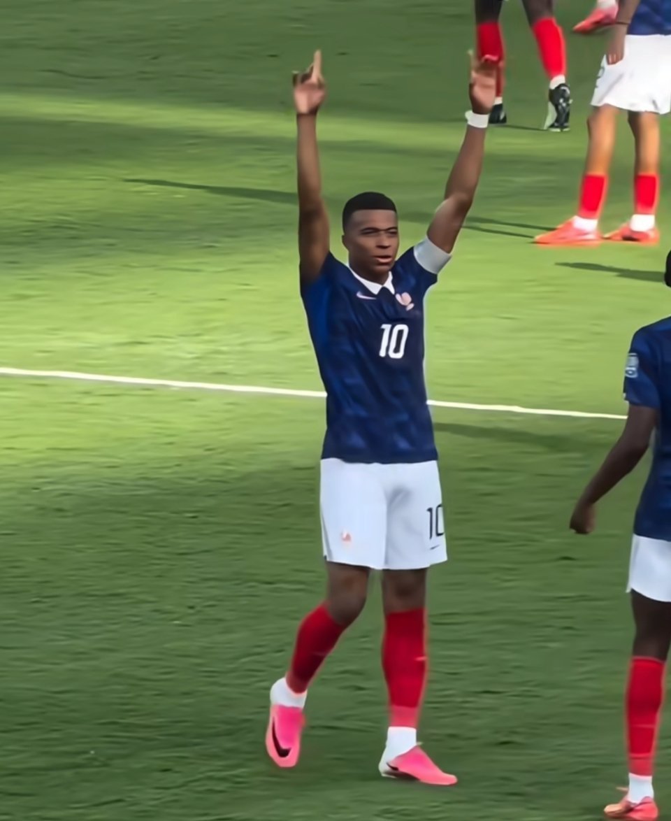 姆巴佩或无缘打破世界杯单届13球纪录⚽️世界杯 姆巴佩状态火热，但赛程时间有限，