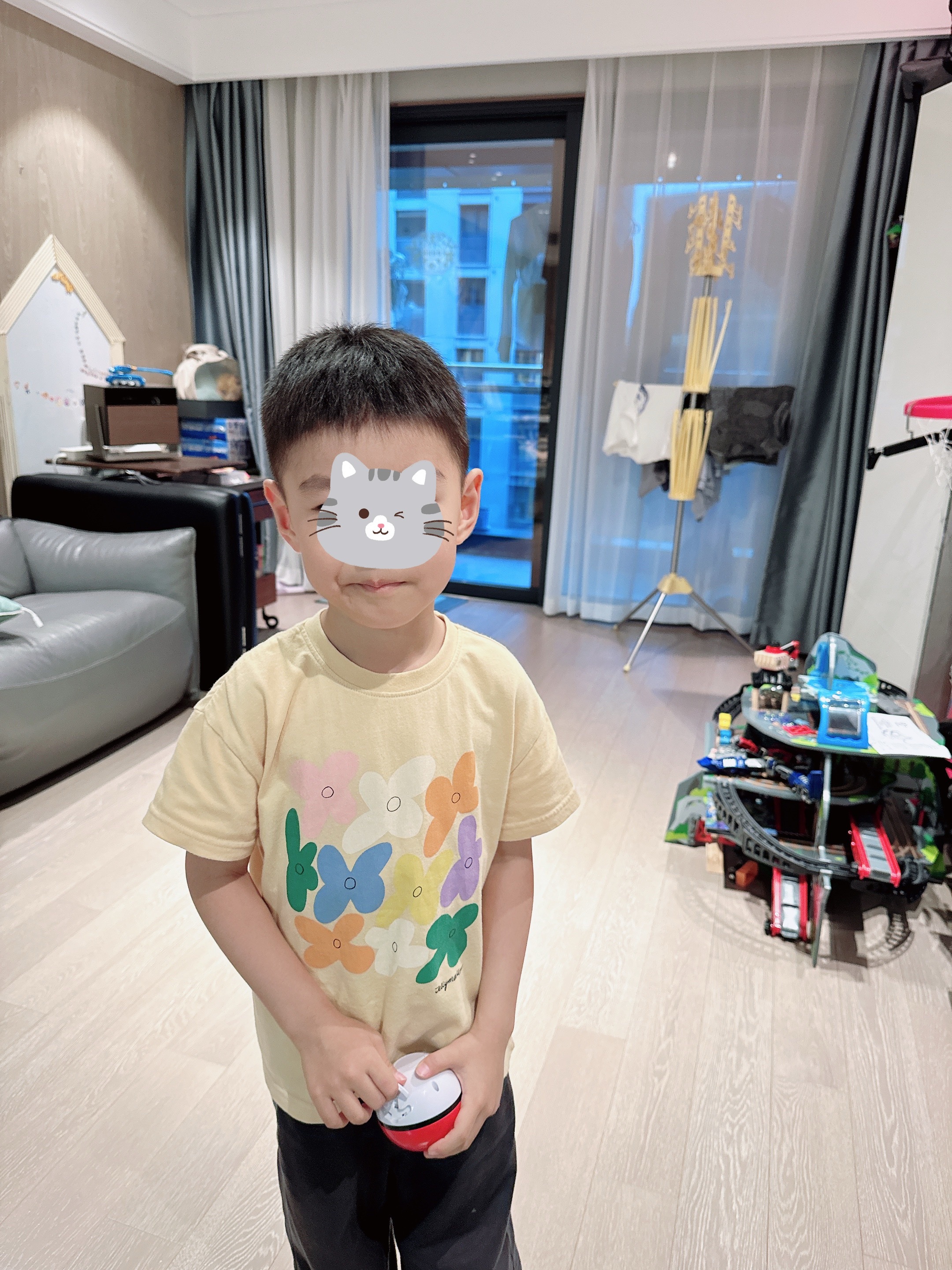 wok我小侄子真的巨帅无比越长大越帅他们幼儿园的女生为了他都要疯魔了天天要跟他一