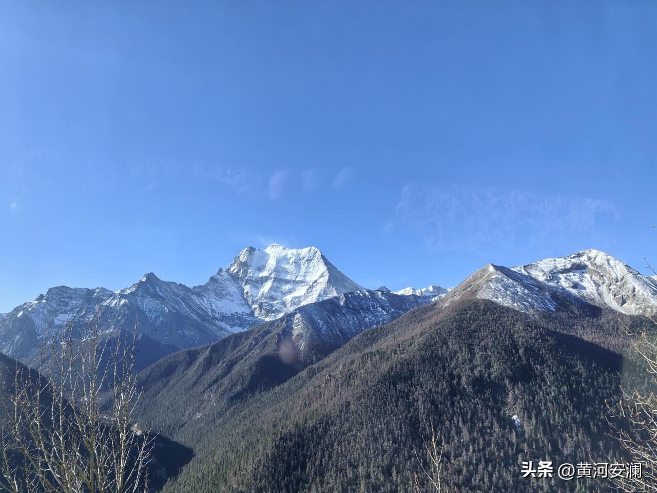 蓝色星球上最后一片净土——甘孜稻城亚丁
背起行囊，带上五瓶氧气、面包、榨菜、矿泉