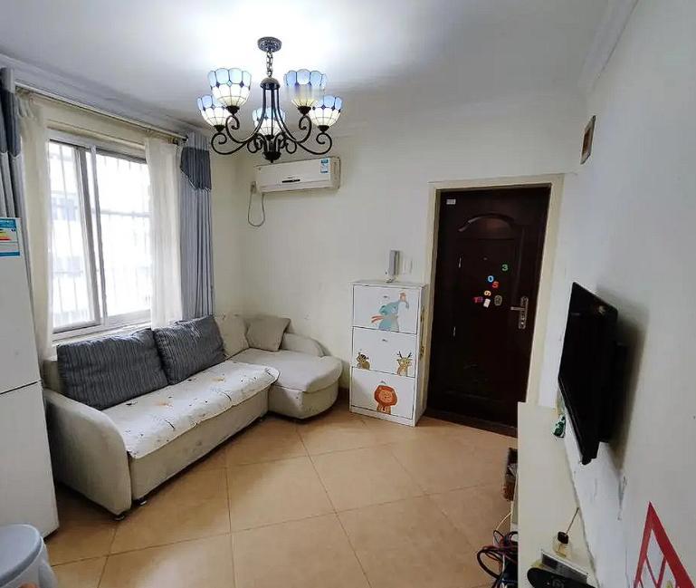 北京，一女子癌症晚期，丈夫为节省开支，就租了一个边卖边租的便宜房子，期间，他们要