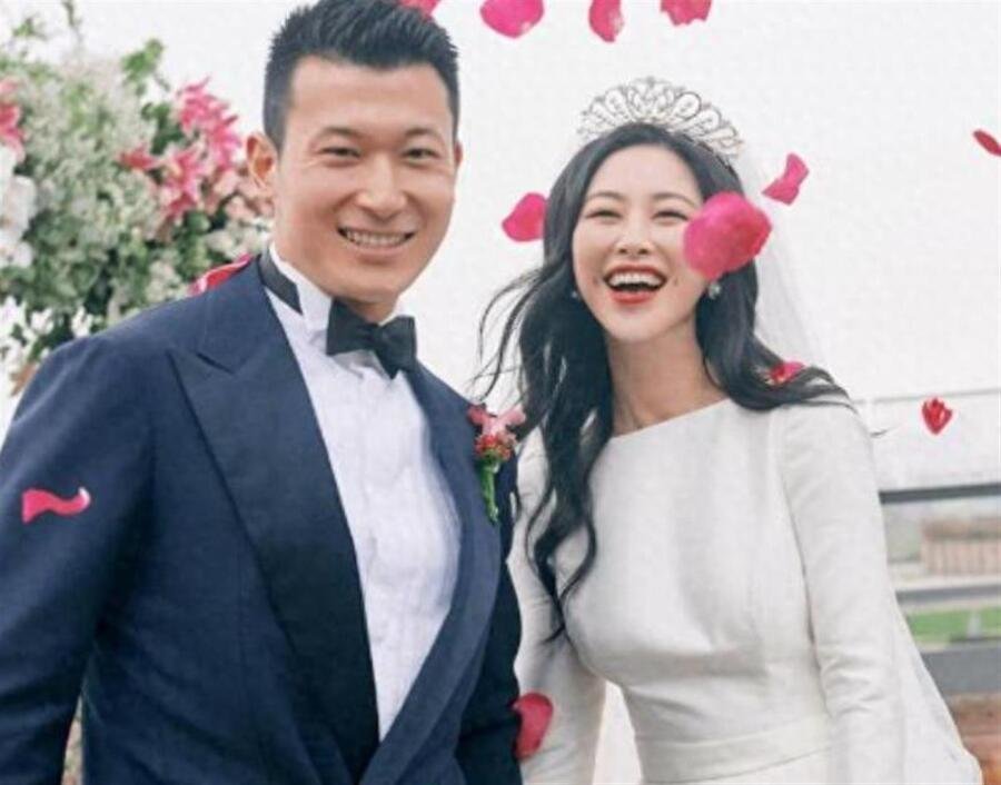 朱珠：结婚5年不秀恩爱，圈外老公背景曝光，才知什么叫门当户对 