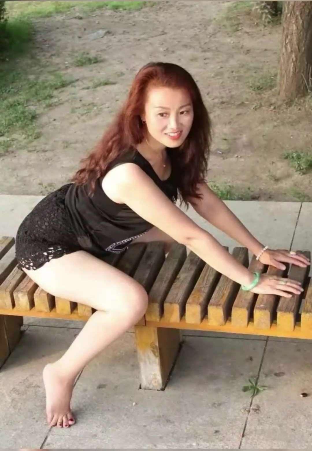 某个周末傍晚，站在田间的我，突然听到邻居老李怒气冲冲的喊声：“还我鸡！”
事情还