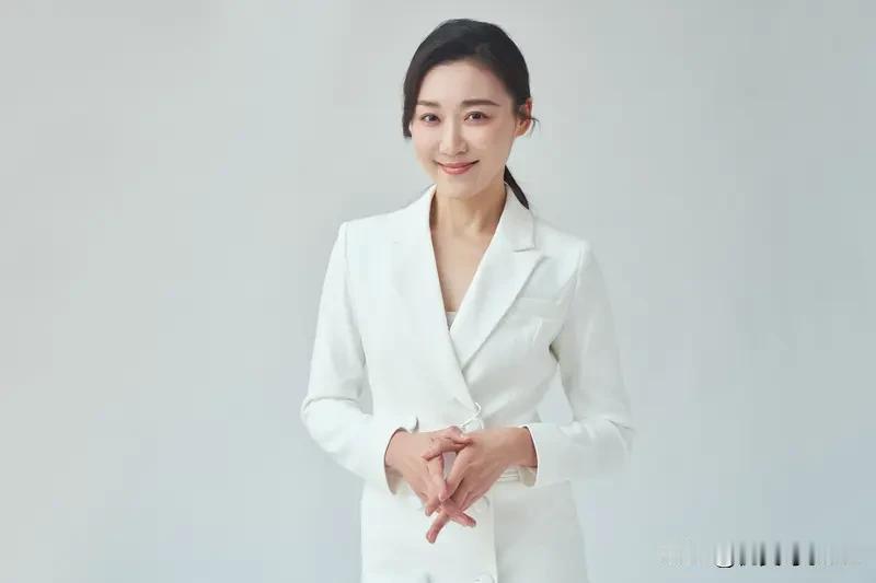这时候，身体里的肾上腺素等激素轻轻煽动着翅膀，让女性的思维越发活跃。原本可能有些