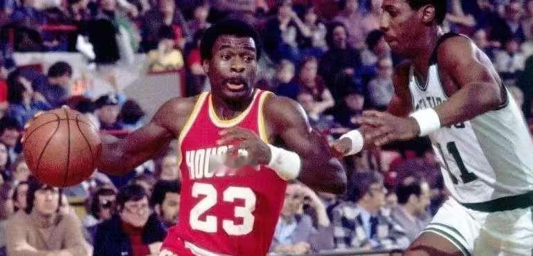 盘点NBA圈内私生活出名的几位球星，篮球成就亮眼的同时感情生活十分混乱。篮球皇帝