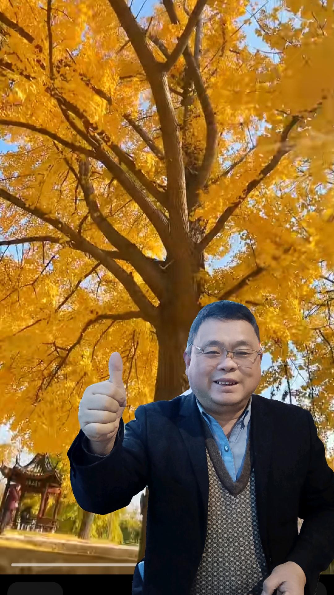 山梁草枯又入冬，
岁月轻翻一页新。
人生倏忽如朝露，
且行且惜眼前人。
风过荆塬