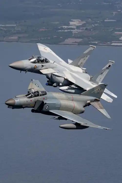 为什么强大的空军是很难建立和维持的？

很多人可能不理解，不就是造几架飞机吗？为