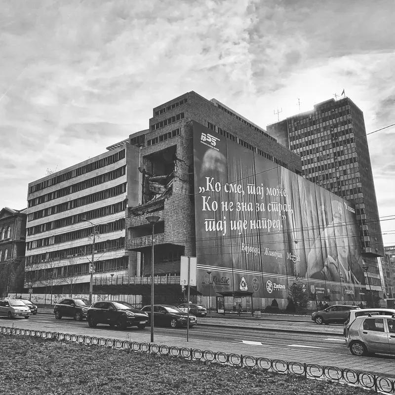 俄乌互炸背后的真相没那么简单。很多人觉得是北约东扩导致了冲突，这确实是重要因素，