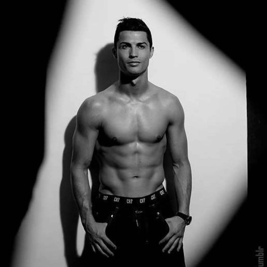 C罗c罗 在看谁👁眼神的诱惑 