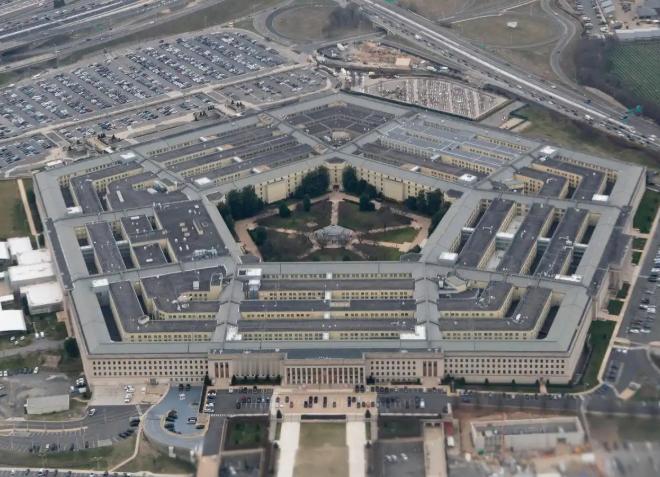 美军库存告急，这回居然拉着福特、通用这些造汽车的厂家，让它们别再造汽车了，赶紧改