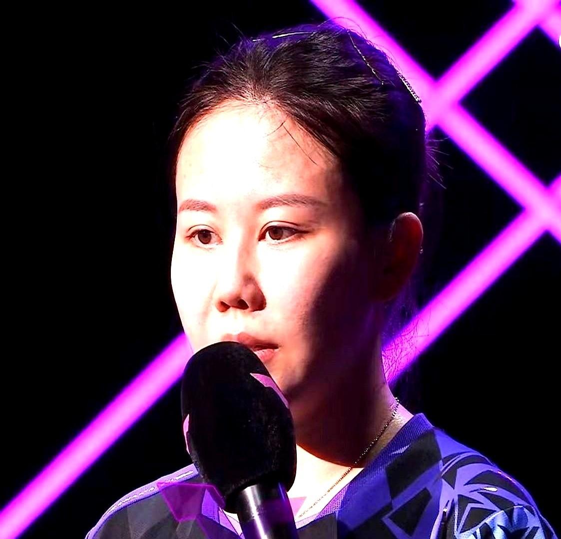 2026年8月横滨的球馆里，气氛压抑得让人揪心。

张本智和与张本美和兄妹俩，刚