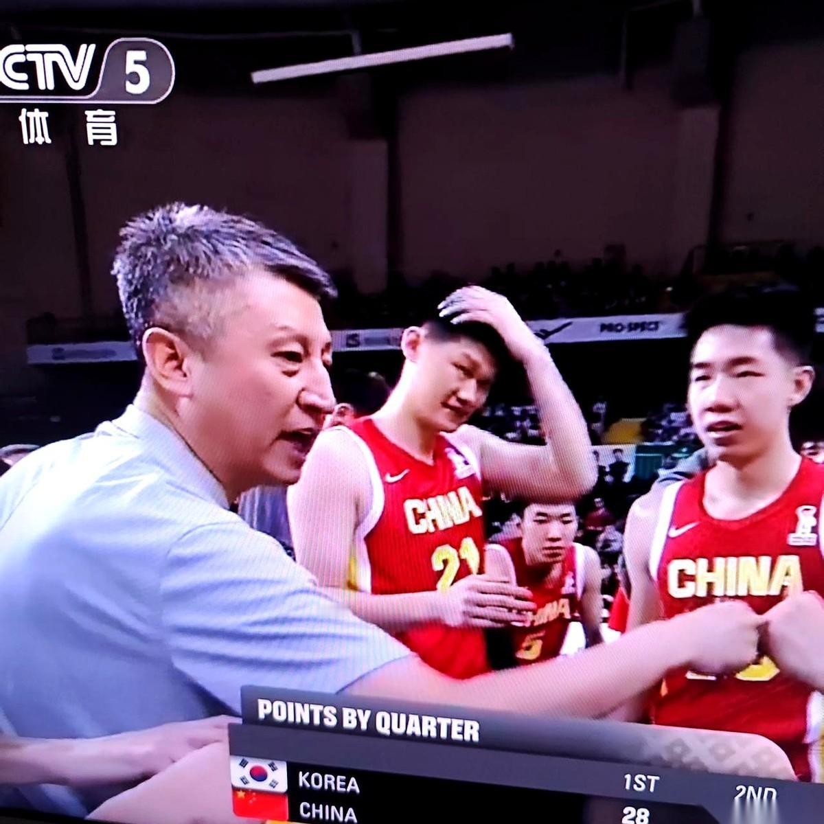 输韩国30多分。
三十多分啊！
我上一次听见这个数字，还以为说的是哪个省队打国家
