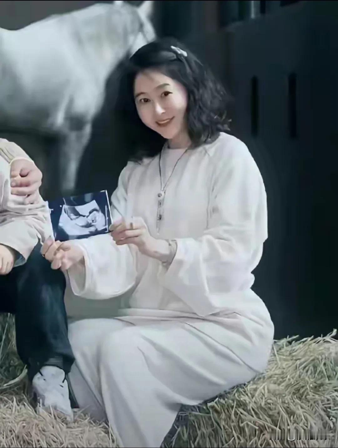 马立奥真要当哥哥了！马君妍宣布二胎30周，那个说“生弟弟送人”的娃长大了

说实
