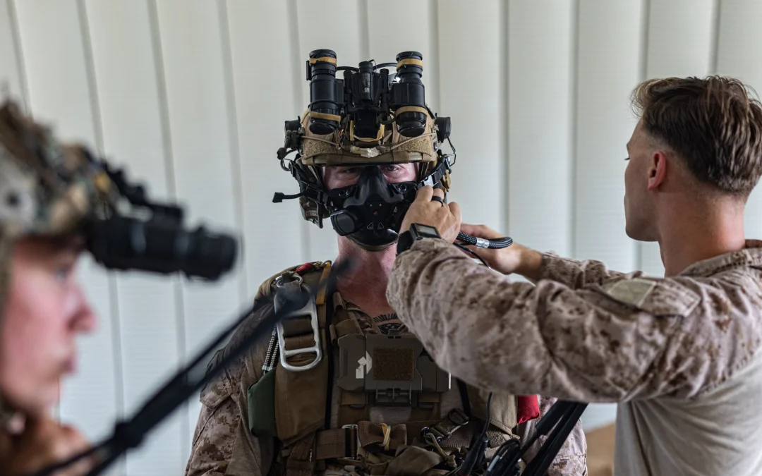 美国海军陆战队第二师士兵伞降训练