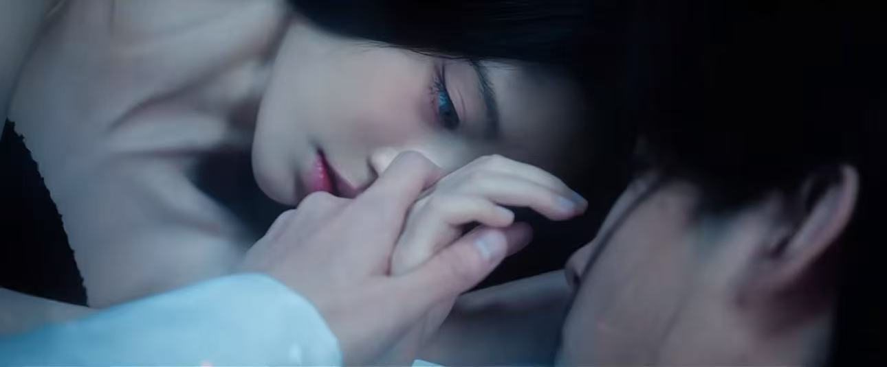 鞠婧祎田嘉瑞吻戏镜头鞠婧祎田嘉瑞月鳞绮纪吻戏镜头鞠婧祎田嘉瑞吻戏镜头，好美的画面