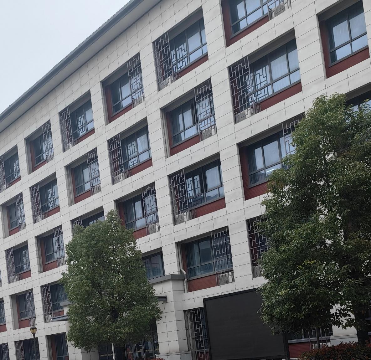 郑丽文访陆，对两岸百姓的积极影响还挺多的。她作为台湾公众人物，访陆能让更多台湾民