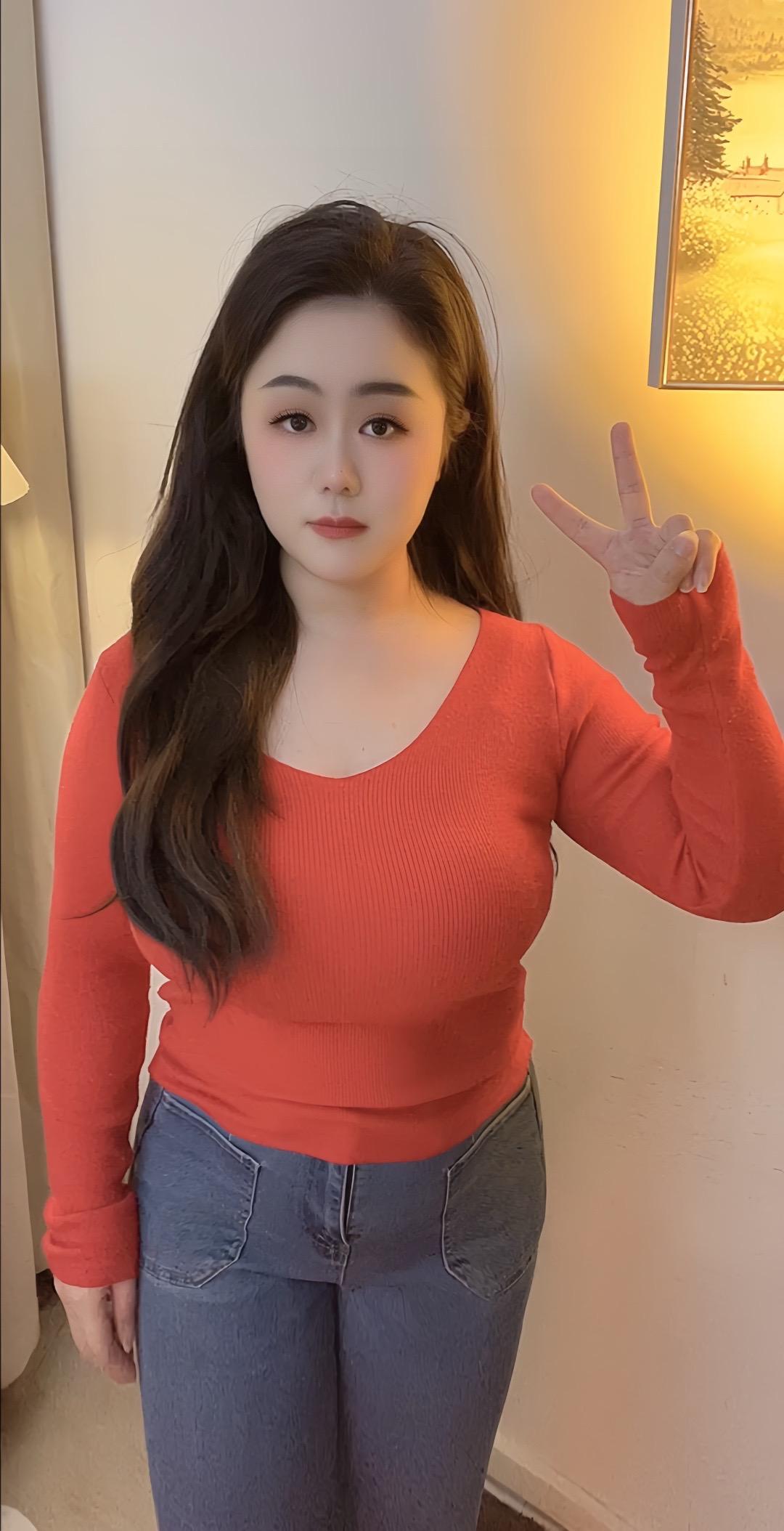 不冲动结不了婚，冲动又怕看错人，父母会老，亲戚会崔，喜欢和合适好像都会有遗憾。