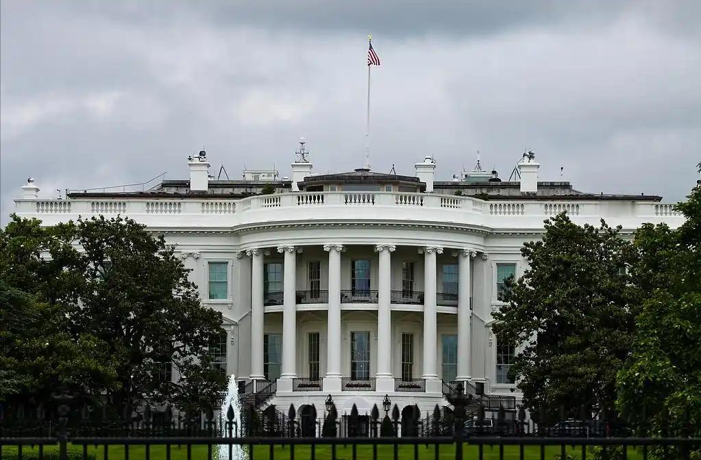 突发特讯！！51票赞同、47票反对！
 
美参议院通过终止特朗普全面关税政策决议