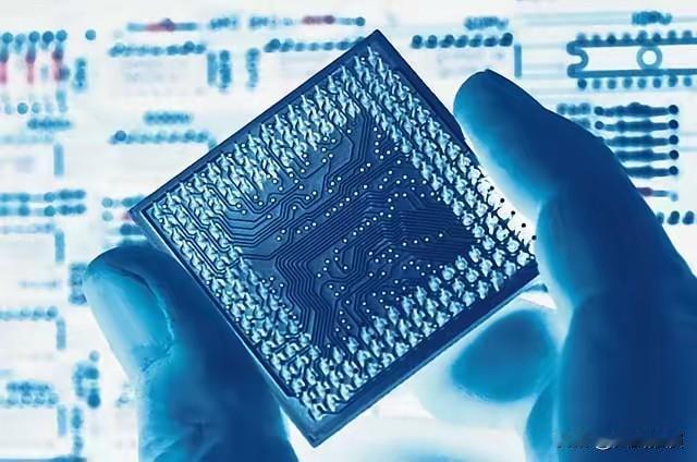 今天非常开心，一直吊着的心落地了，中国拒绝了美国H200芯片的进口。

这消息太