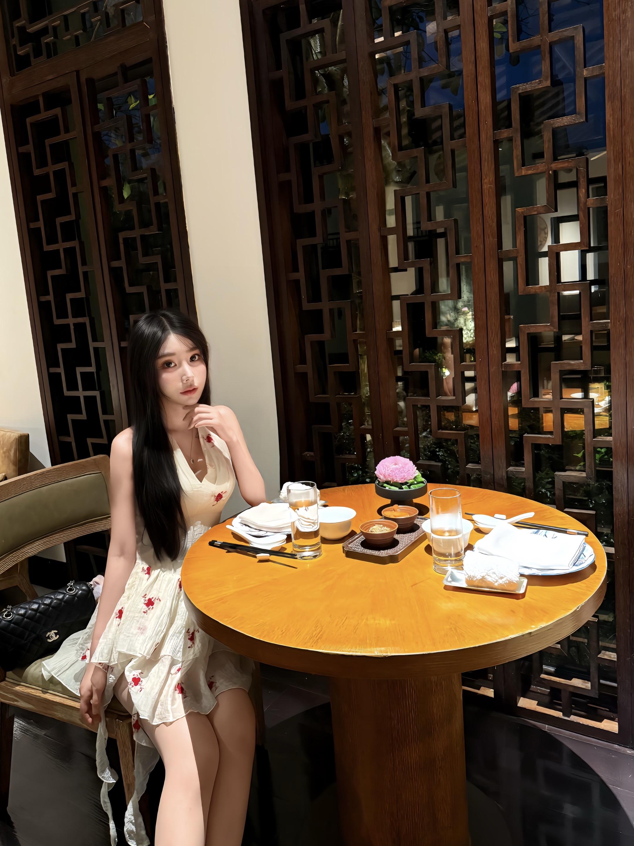 我还是老样子 爱熬夜 你呢 还骗人吗 还画大饼吗 还是不当人吗